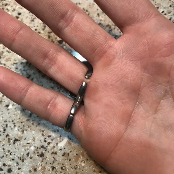 Rhinestone flower ring - Picture 3 of 3